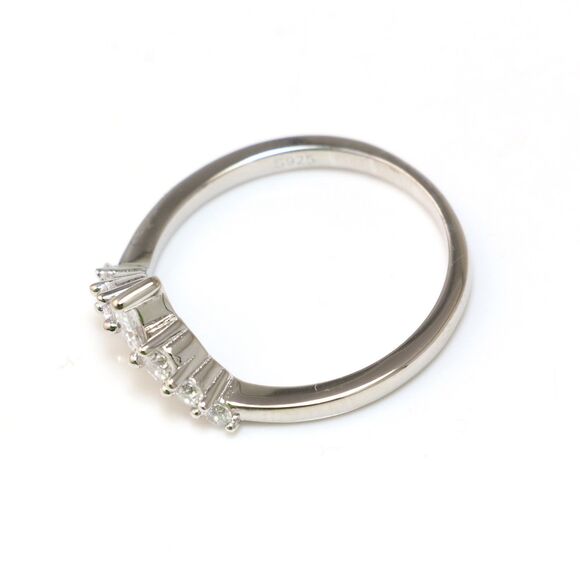 Elegant Silver Gemstone Statement Ring - Handmade 925 Sterling Silver Accessory - Picture 5 of 9